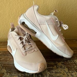 Nike Women’s Airmax Pink Athletic Shoes Size 10